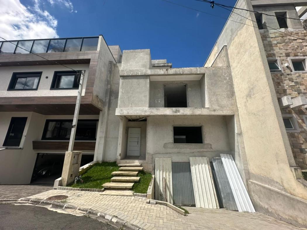 Sobrado com 4 dormitórios à venda, 233 m² por R$ 1.380.000,00 - Pinheirinho - Curitiba/PR