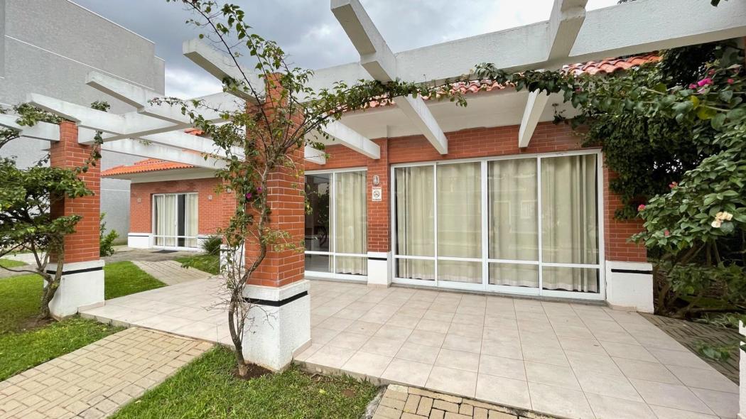 Sobrado com 4 dormitórios à venda, 233 m² por R$ 1.380.000,00 - Pinheirinho - Curitiba/PR