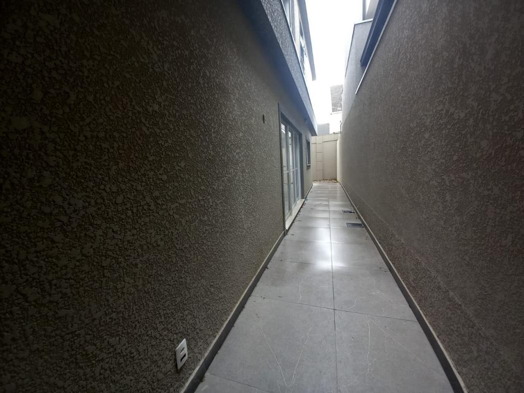 CASA EM CONDOMÍNIO com 3 dormitórios à venda com 282m² por R$ 2.670.000,00 no bairro Uberaba - CURITIBA / PR