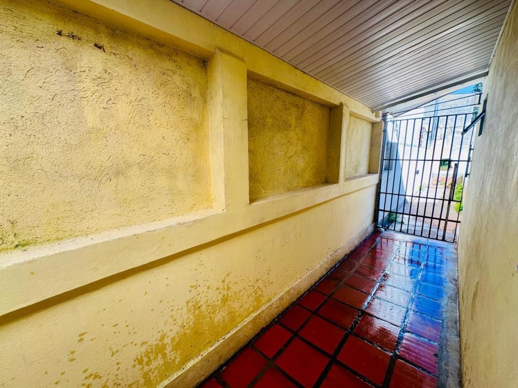 Casa com 3 dormitórios à venda, 100 m² por R$ 360.000,00 - Sítio Cercado - Curitiba/PR