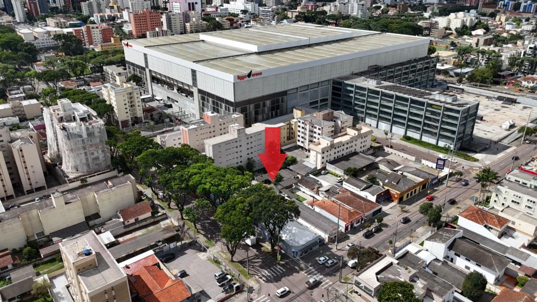 Terreno ZR4 ao lado da Ligga Arena | 550 m² | Água Verde | Permuta | à venda por R$ 2.300.000 - Curitiba/PR