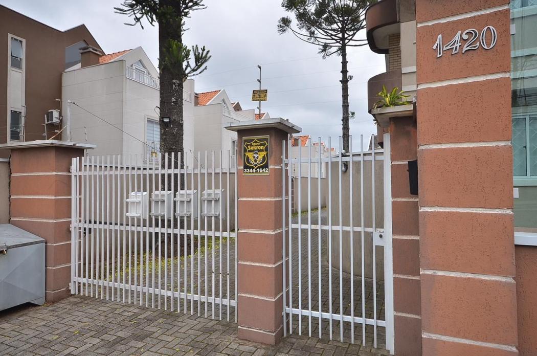 Sobrado com suíte e 2 dormitórios à venda, 143 m² por R$ 700.000 - Hauer - Curitiba/PR