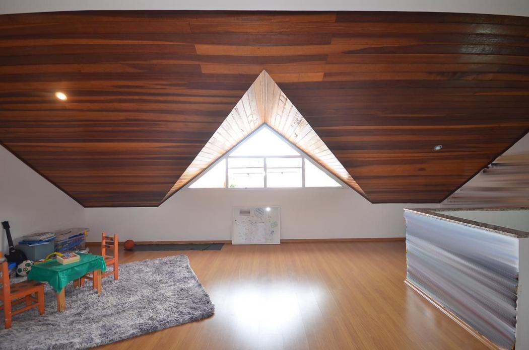 Sobrado com suíte e 2 dormitórios à venda, 143 m² por R$ 700.000 - Hauer - Curitiba/PR