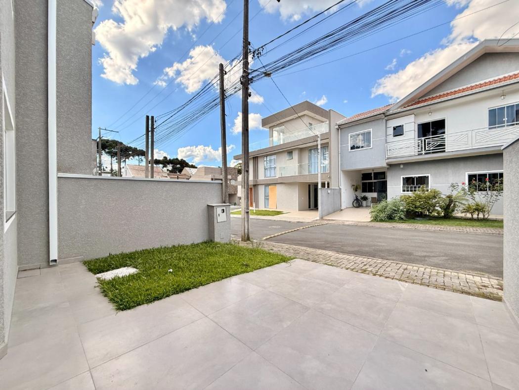 Sobrado com 3 dormitórios à venda, por R$ 550.000 - Pinheirinho - Curitiba/PR
