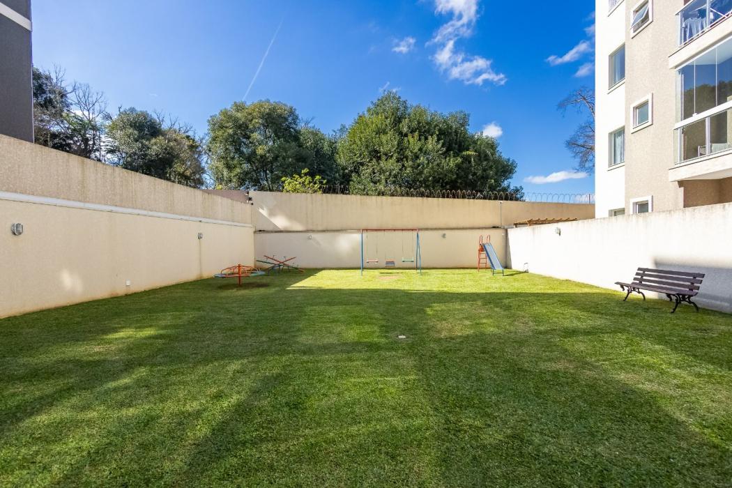 Apartamento semimobiliado com 3 quartos, suíte com closet e sacada gourmet no Xaxim