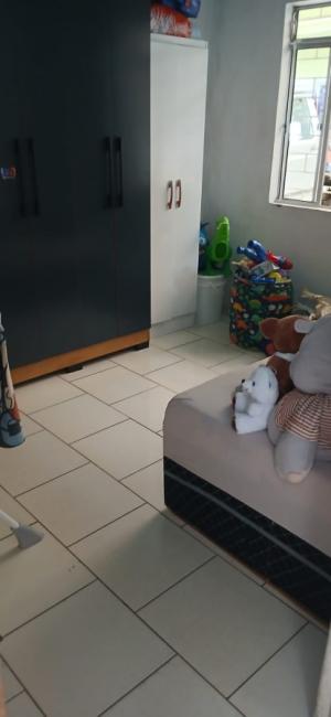 Casa Térrea para Venda em Curitiba, Santa Cândida, 2 dormitórios