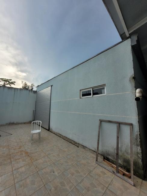 Sobrado para Venda em Curitiba, Boqueirão, 3 dormitórios, 1 suíte, 2 banheiros, 5 vagas