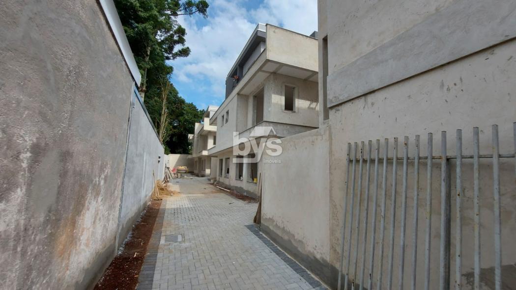 SOBRADO com 3 dormitórios à venda com 168m² por R$ 815.000,00 no bairro Boqueirão - CURITIBA / PR