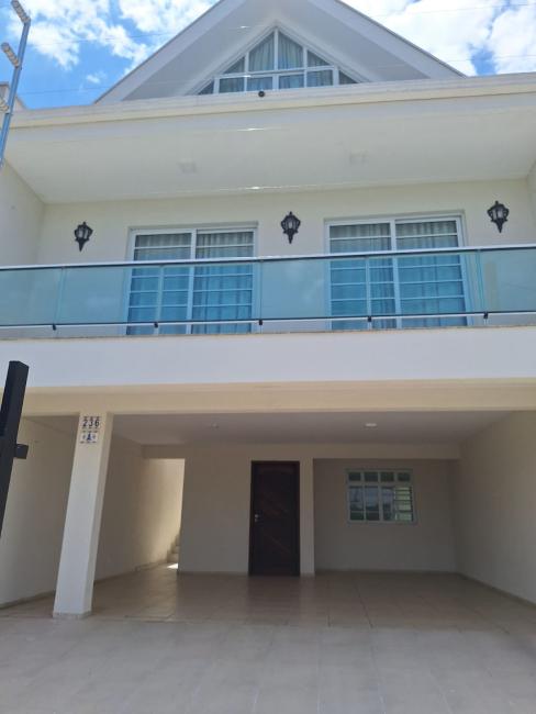 SOBRADO com 3 dormitórios à venda com 312m² por R$ 999.000,00 no bairro Guabirotuba - CURITIBA / PR