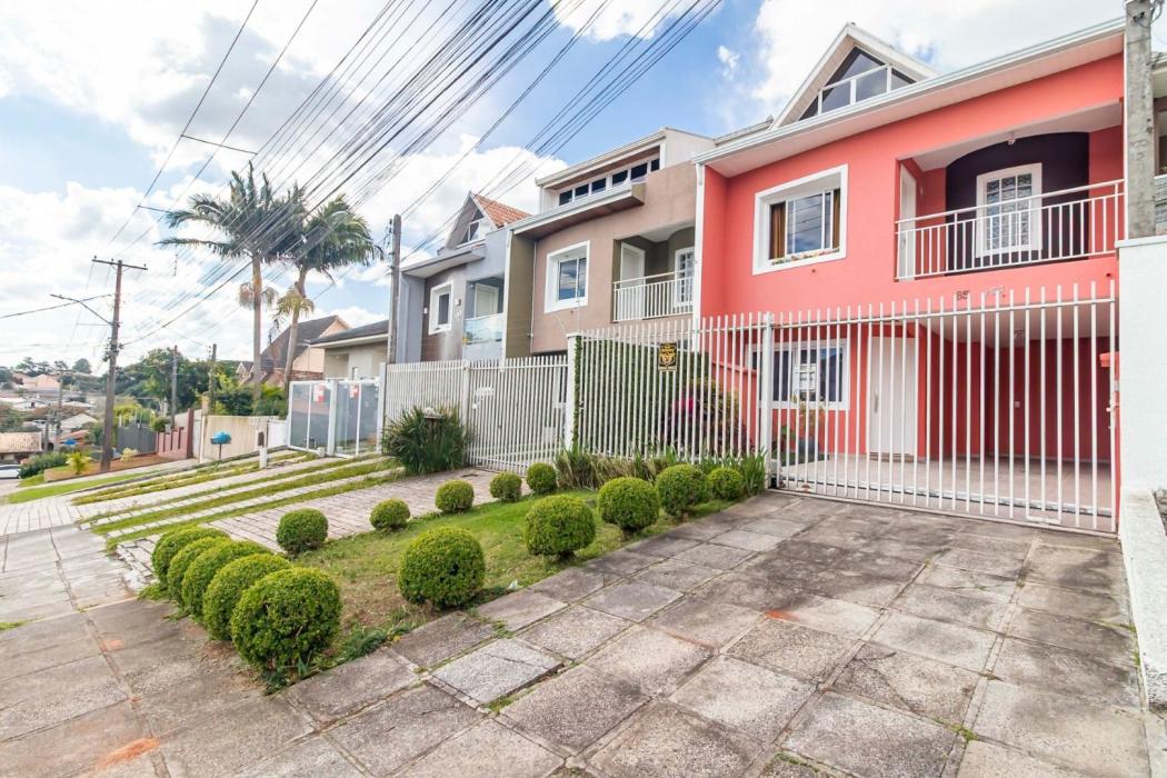 Sobrado com 3 dormitórios à venda, 146 m² por R$ 665.000,00 - Xaxim - Curitiba/PR