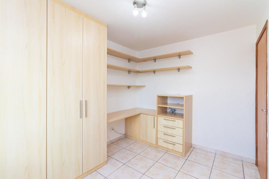 Sobrado com 3 dormitórios à venda, 146 m² por R$ 665.000,00 - Xaxim - Curitiba/PR
