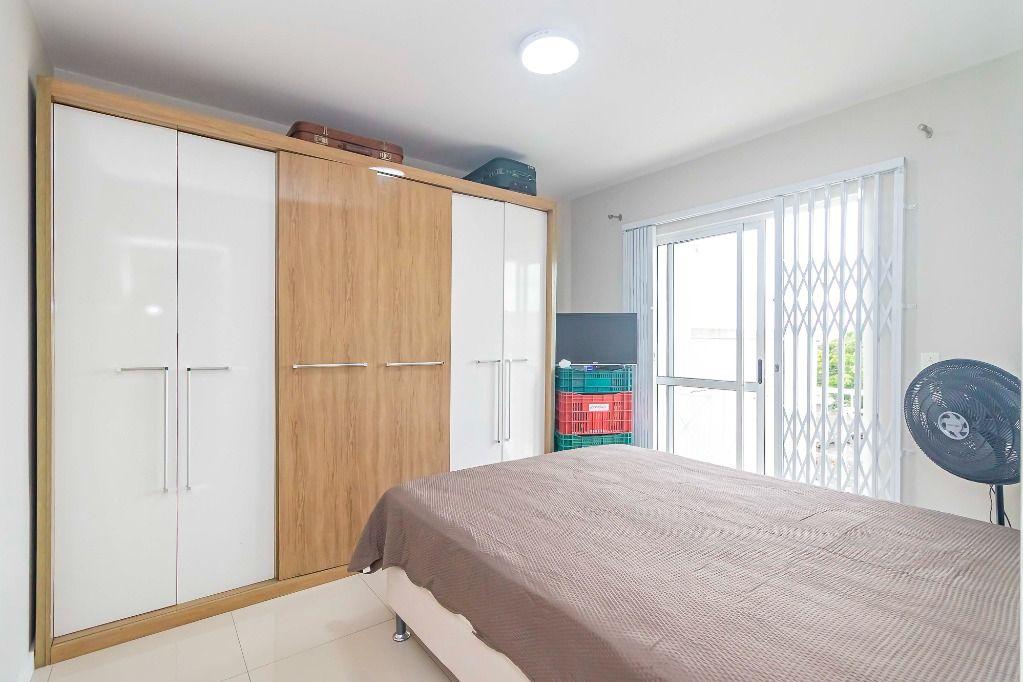 Sobrado com 3 dormitórios à venda, 134 m² por R$ 640.000,00 - Boqueirão - Curitiba/PR
