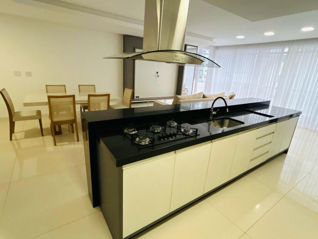Apartamento com 4 dormitórios à venda, 190 m² por R$ 3.850.000,00 - Meia Praia - Itapema/SC