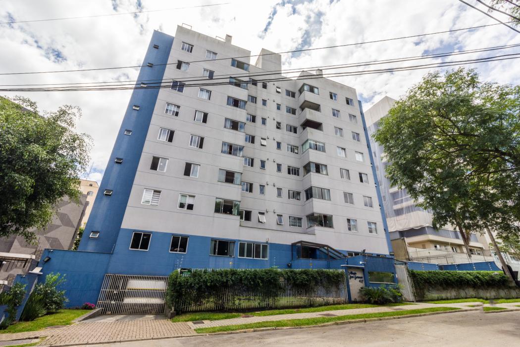 Pronto para Mudar: Apartamento Face Norte, Semimobiliado no Cabral (Rua da Bandeira)