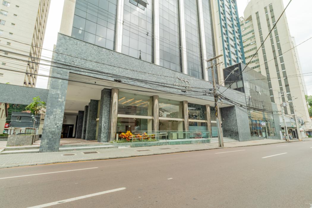 Sala comercial com terraço descoberto 63 m² por R$ 295.000 - Batel / Centro