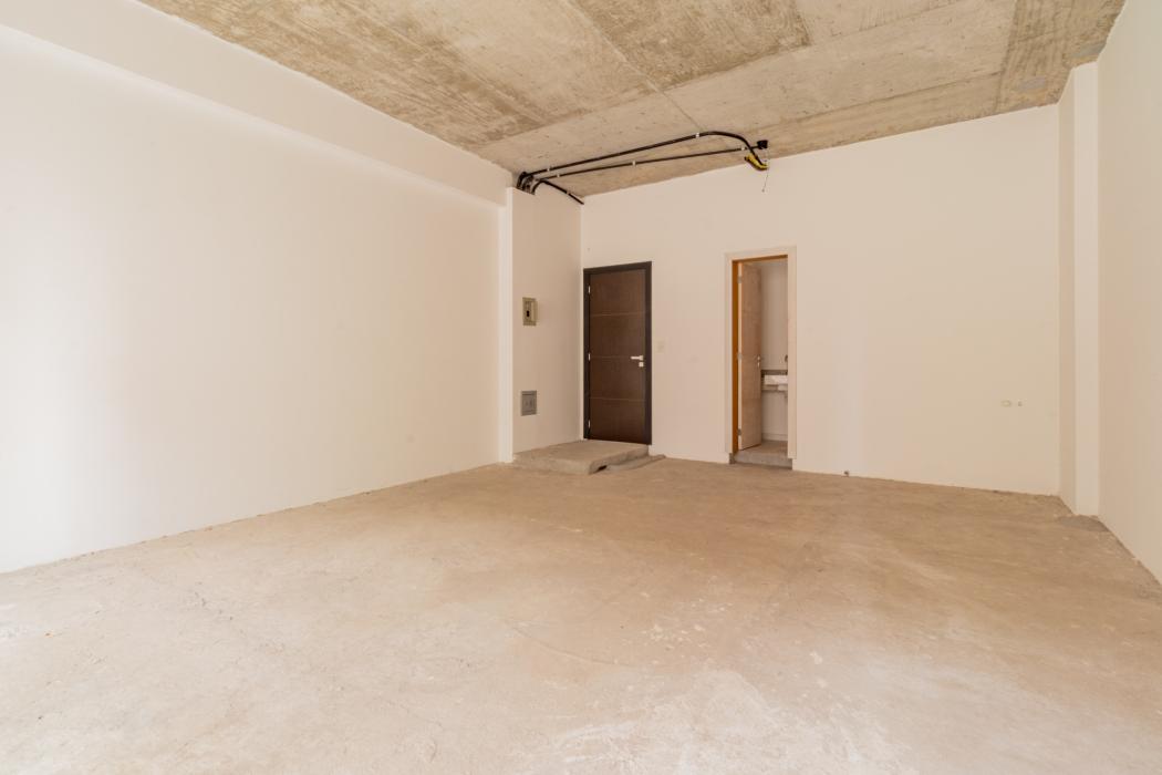 Sala comercial com terraço descoberto 63 m² por R$ 295.000 - Batel / Centro