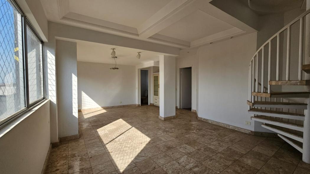 Cobertura com 3 quartos, à venda por R$ 900.000- Rua Mariano Torres, 764 - Centro - Curitiba/PR