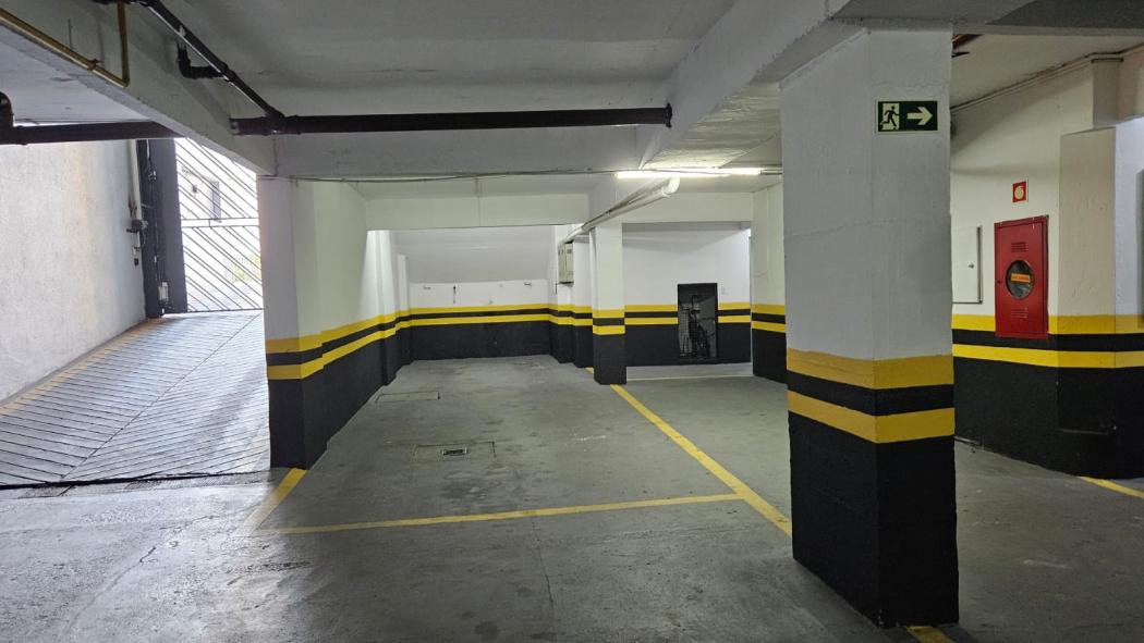 Cobertura com 3 quartos, à venda por R$ 900.000- Rua Mariano Torres, 764 - Centro - Curitiba/PR