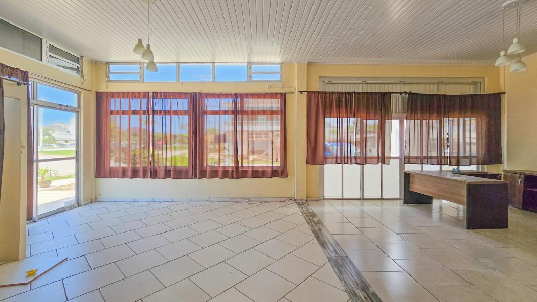 Casa Comercial e Residencial de esquina próxima a rodovia Darci Gomes de Moraes em Pontal do Paraná.