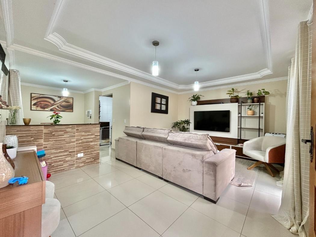 Sobrado com 3 dormitórios à venda, 134 m² por R$ 650.000,00 - Fazendinha - Curitiba/PR