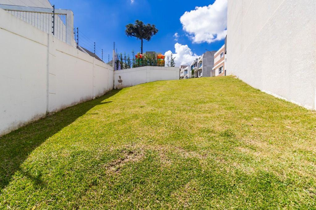 Ideal para Casa Contemporânea! Terreno em Declive – Condomínio em Curitiba