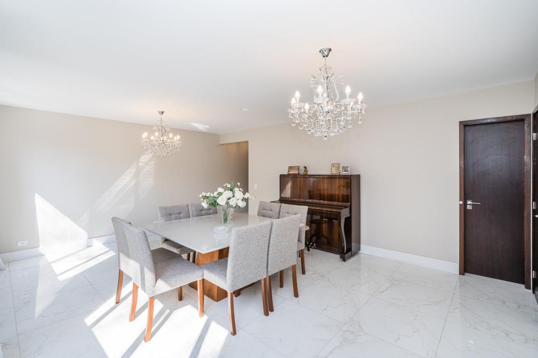APARTAMENTO com 3 dormitórios à venda com 191m² por R$ 1.200.000,00 no bairro Mercês - CURITIBA / PR