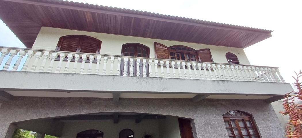 Casa com 2 pavimentos, 4 dormitórios à venda, 200 m² por R$ 999.800 - Loteamento Pineville - Pinhais/PR