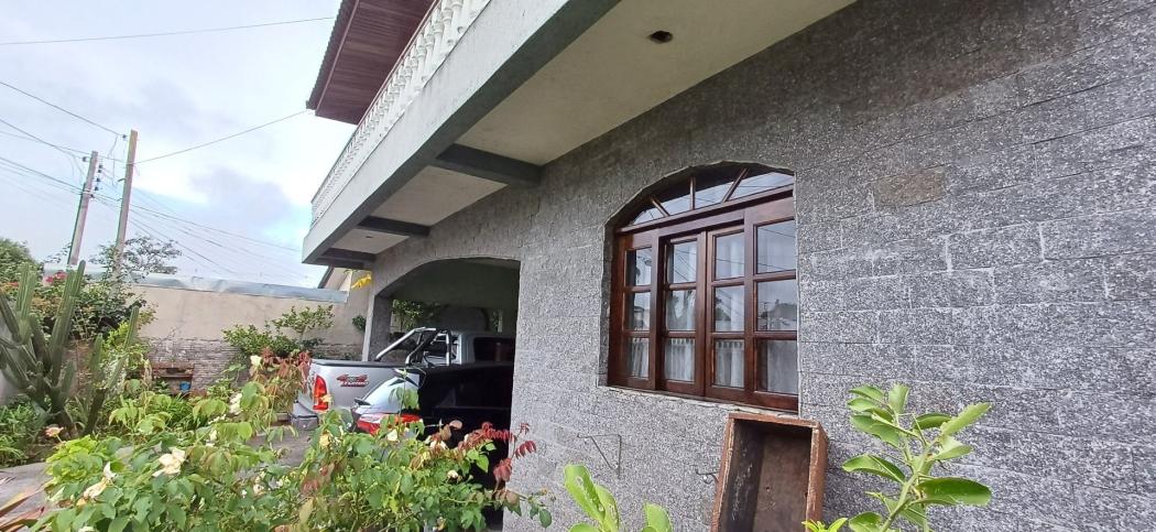 Casa com 2 pavimentos, 4 dormitórios à venda, 200 m² por R$ 999.800 - Loteamento Pineville - Pinhais/PR
