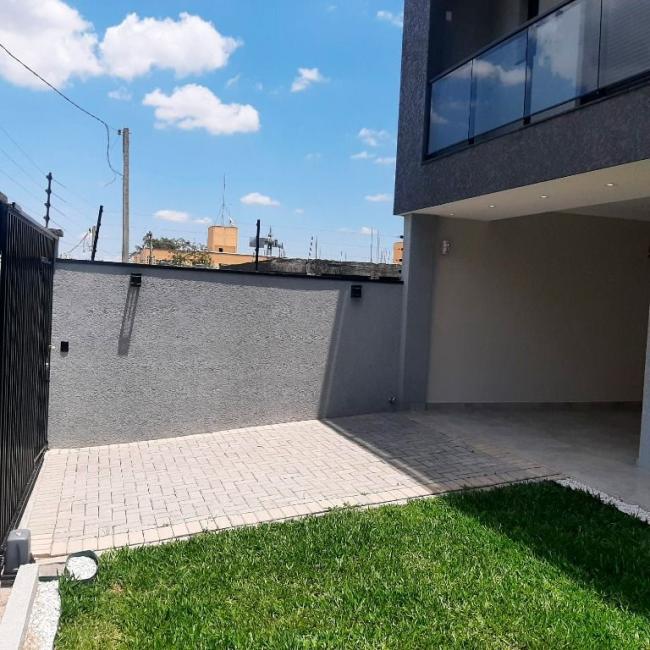 SOBRADO TRIPLEX EXCLUSIVO DE FRENTE PRA RUA