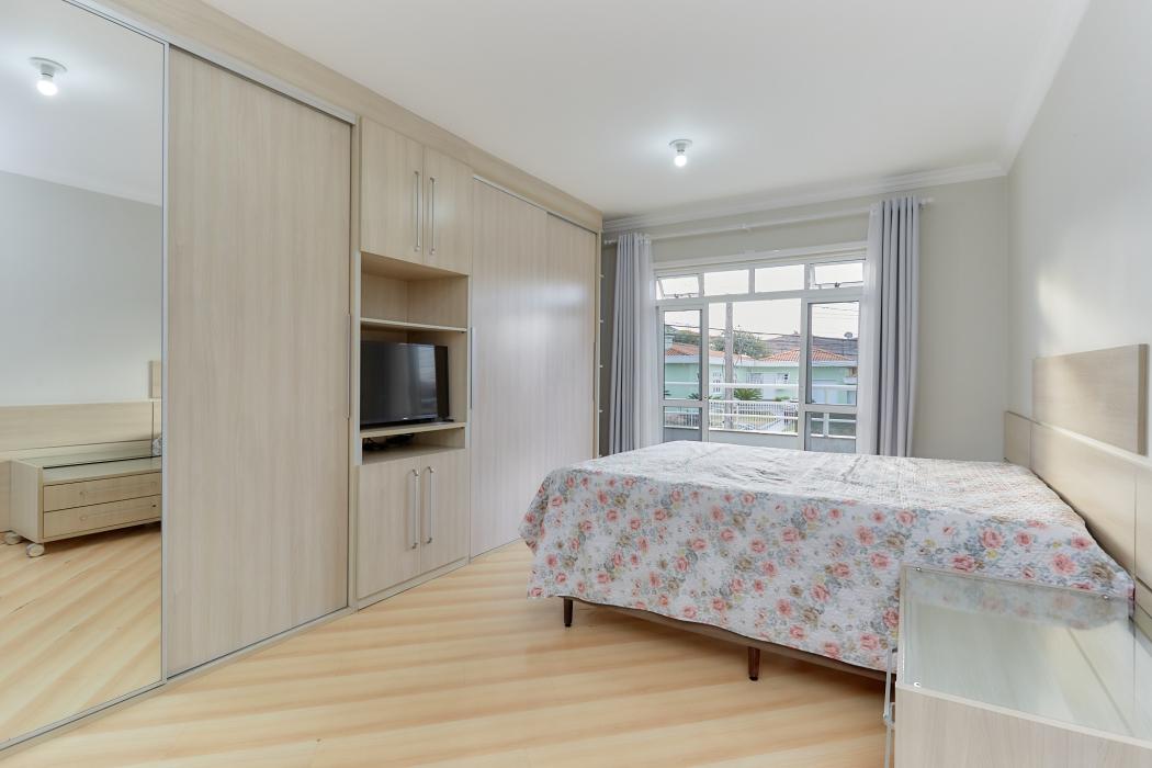 Sobrado triplex completo com quintal e ático – alternativa a apartamento de 3 quartos