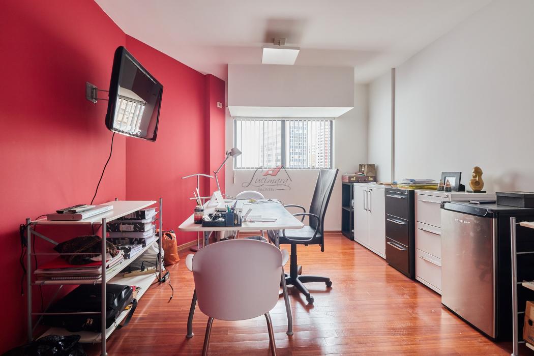 CONJUNTO/SALA COMERCIAL com 1 dormitório à venda com 33m² por R$ 259.900,00 no bairro Centro - CURITIBA / PR