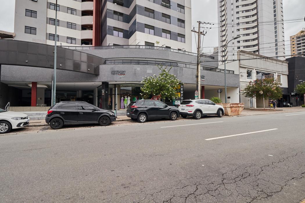 CONJUNTO/SALA COMERCIAL com 1 dormitório à venda com 33m² por R$ 259.900,00 no bairro Centro - CURITIBA / PR