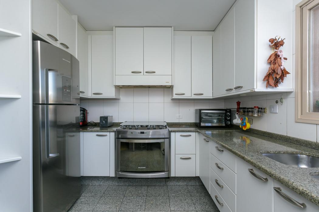 CASA com 6 dormitórios à venda com 603m² por R$ 2.400.000,00 no bairro Campina do Siqueira - CURITIBA / PR