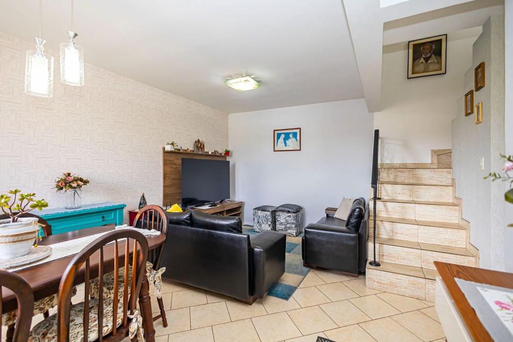 Sobrado à venda 3 quartos 1 suíte - Santa Cândida, Curitiba
