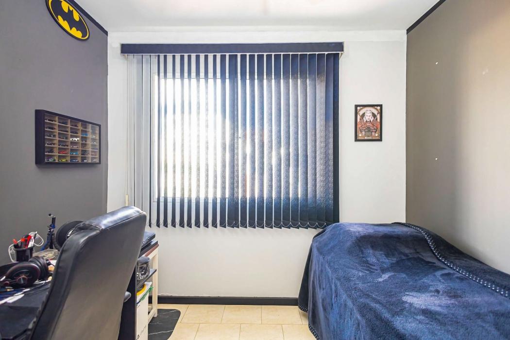 Sobrado à venda 3 quartos 1 suíte - Santa Cândida, Curitiba