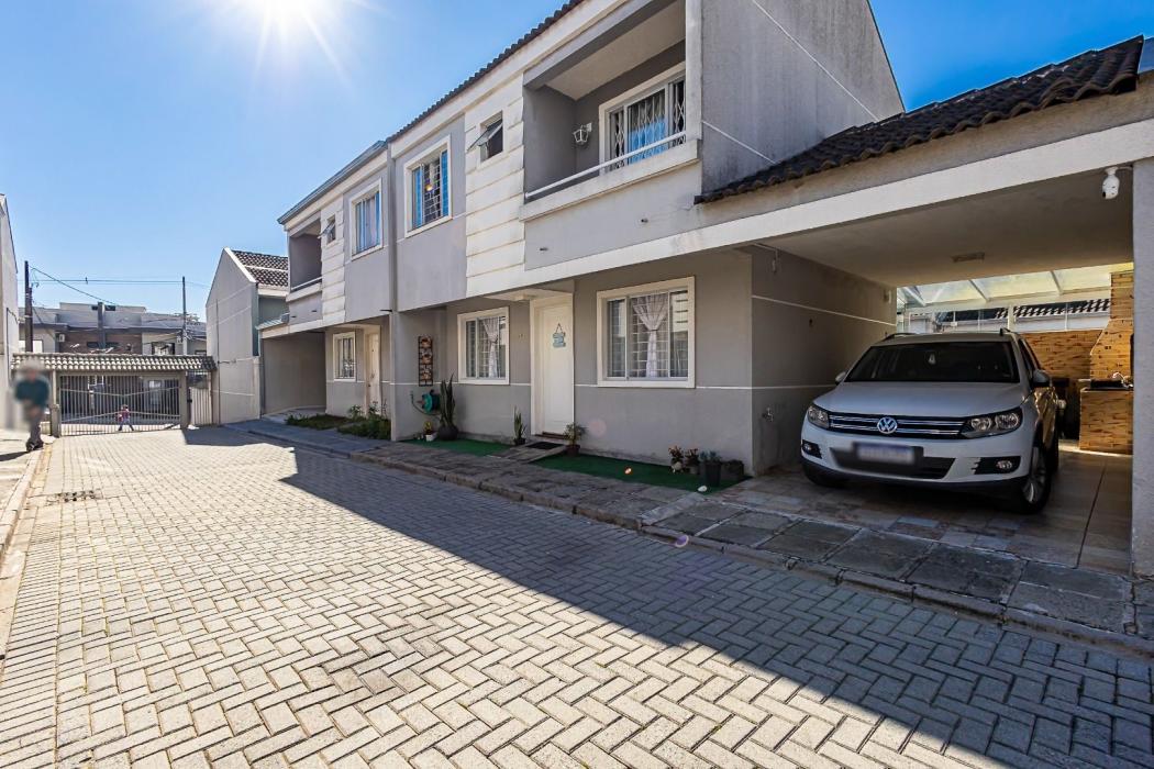 Sobrado com 3 dormitórios à venda, 115 m² por R$ 560.000,00 - Pinheirinho - Curitiba/PR