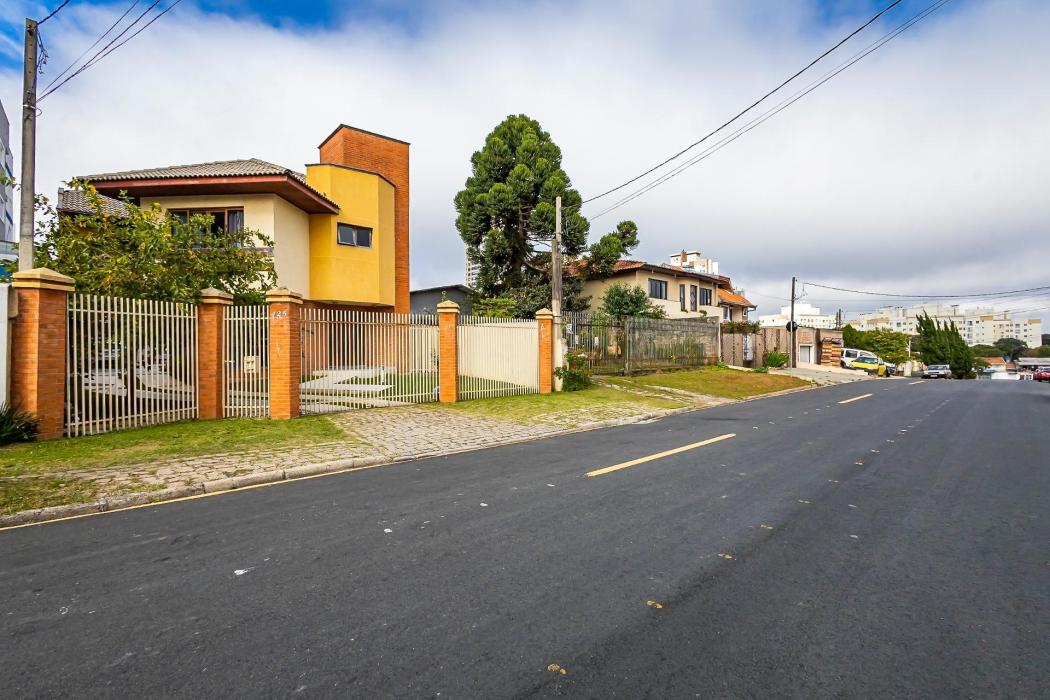 Casa Face Norte de 280m² em Terreno de 468m² - 3 Qts (1 Suíte) e Amplo Quintal