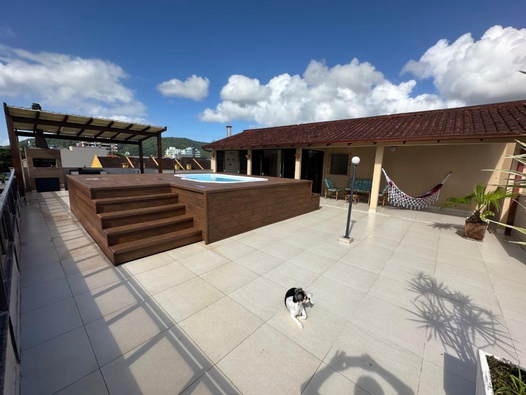 Cobertura com 4 dormitórios à venda, 359 m² por R$ 2.100.000,00 - Caiobá - Matinhos/PR