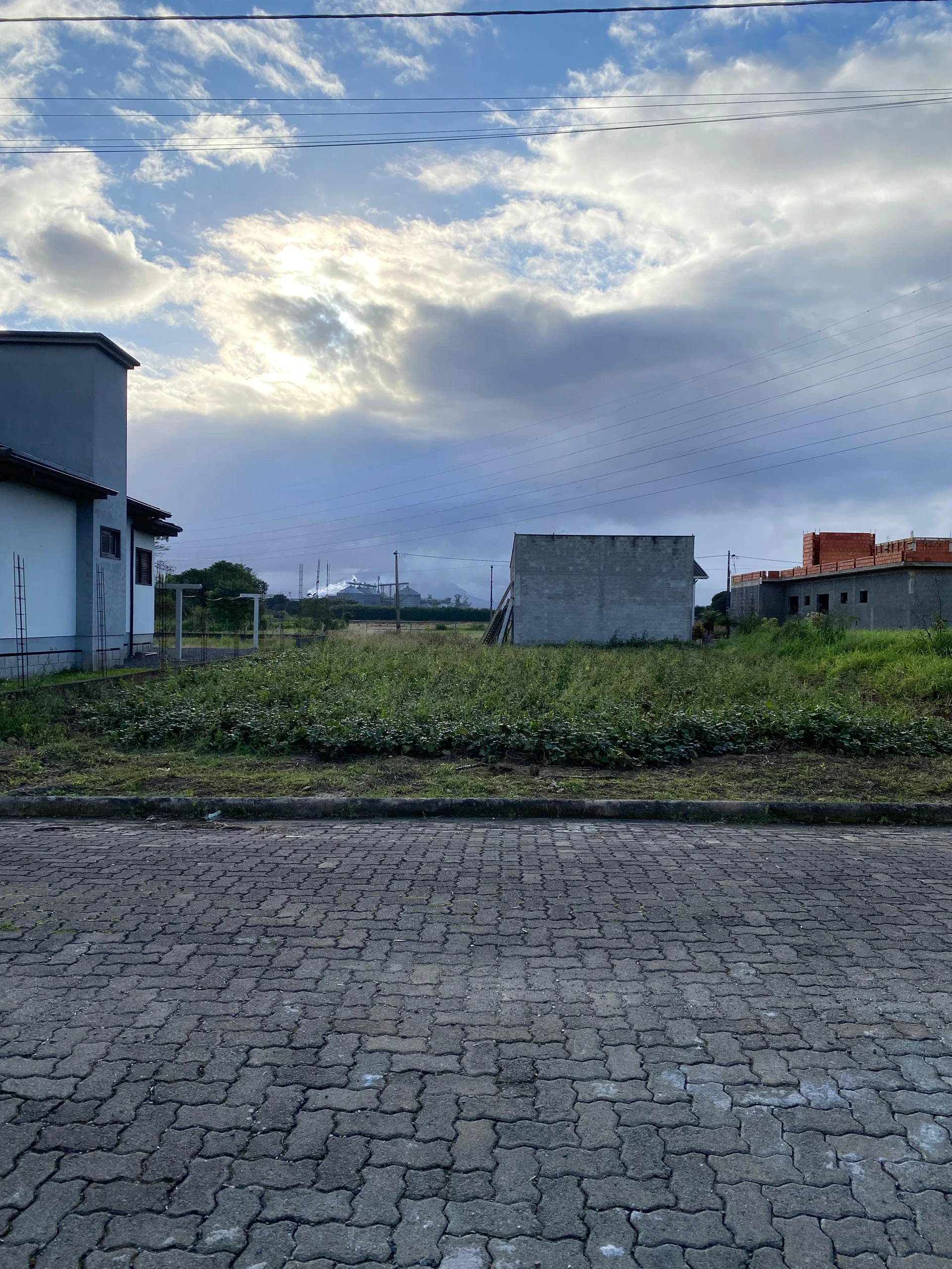 TERRENO À VENDA -  LOTEAMENTO PARQUE RESIDENCIAL ANTÔNIO HORR