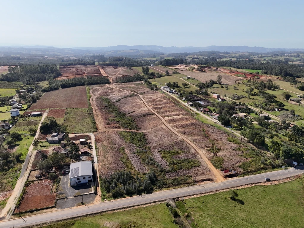TERRENOS À VENDA - LOTEAMENTO VARSÓVIA