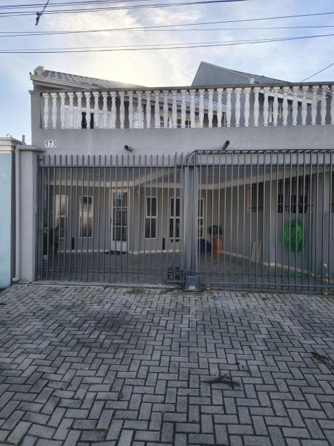 Sobrado à Venda no Xaxim, Curitiba: 3 Quartos, Terraço e Garagem | Rua Miguel José Grein, Xaxim, Curitiba
