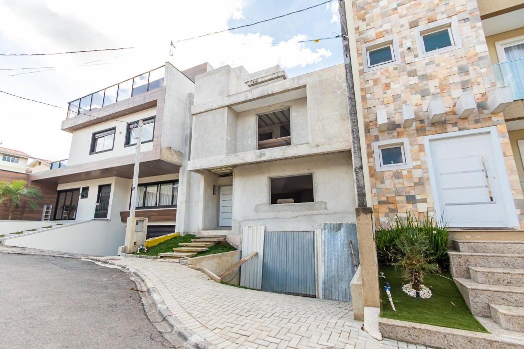 Sobrado com 4 dormitórios à venda, 233 m² por R$ 1.380.000,00 - Pinheirinho - Curitiba/PR