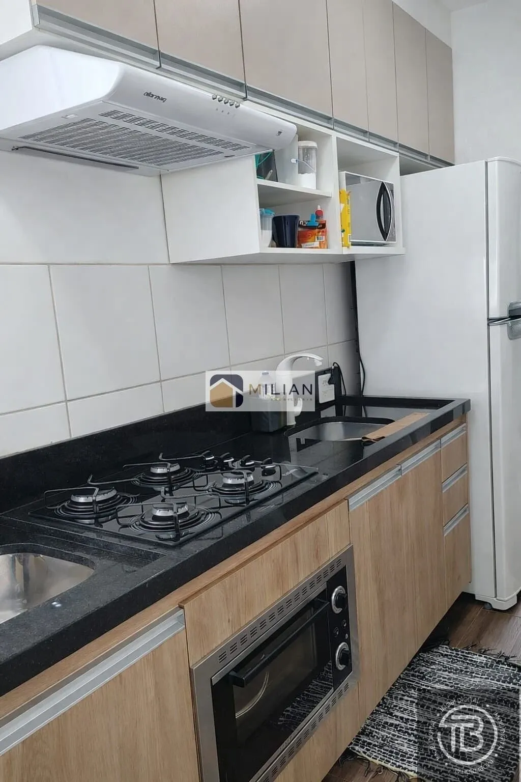 APARTAMENTO NA ESTARADA SANTA MONICA  COM COZINHA PLANEJADA 