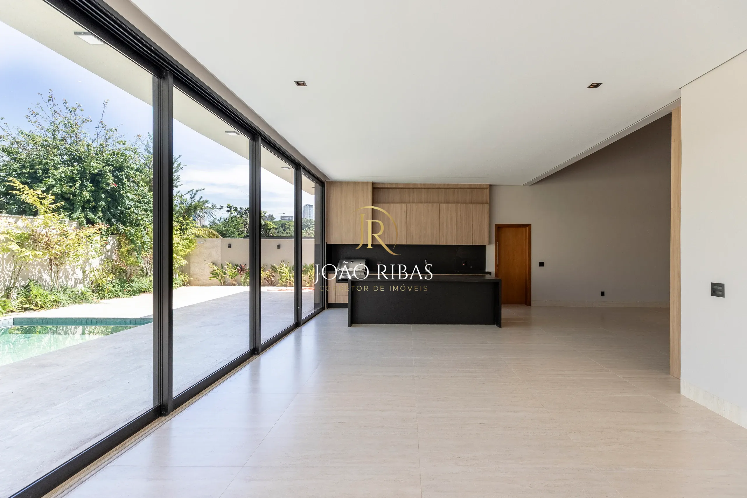 Casa em Condomínio Arara Verde à Venda | 3 Suítes | 336 m² de Construção