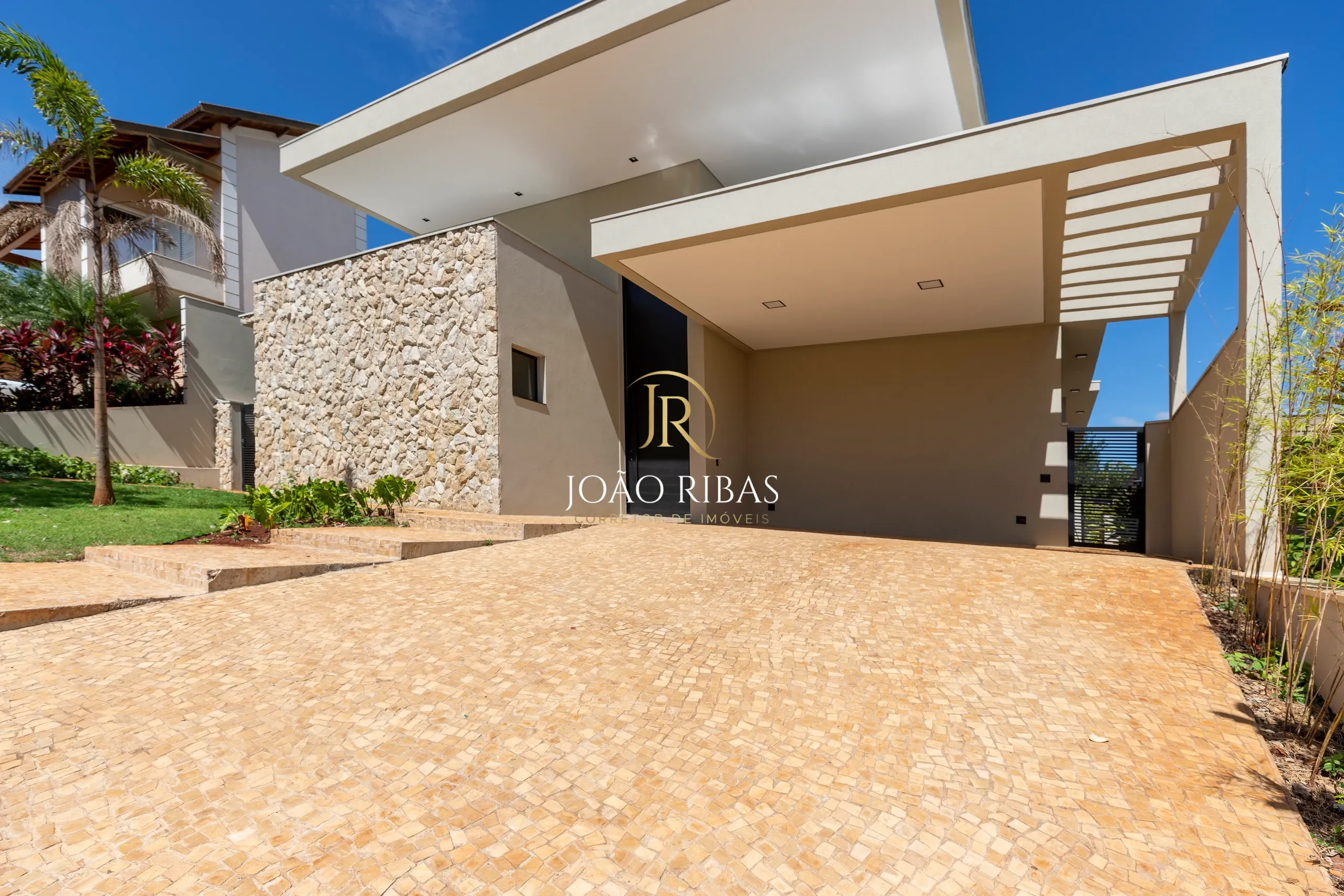 Casa em Condomínio Arara Verde à Venda | 3 Suítes | 336 m² de Construção