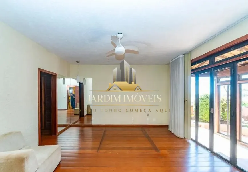 Excelente casa no Belvedere com 4 quartos !!