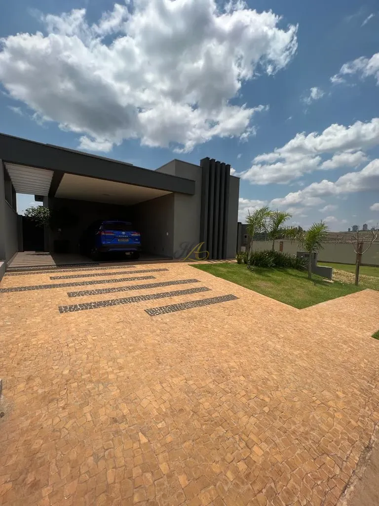 Casa térrea de 157 m² com 3 suítes e piscina aquecida à venda em condomínio | Bonfim Paulista
