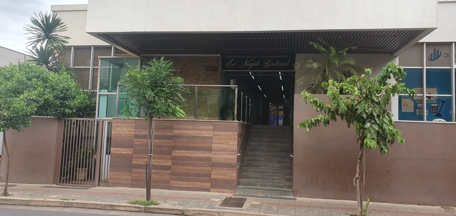 Aluga-se uma sala comercial Edifício Nagib Gabriel