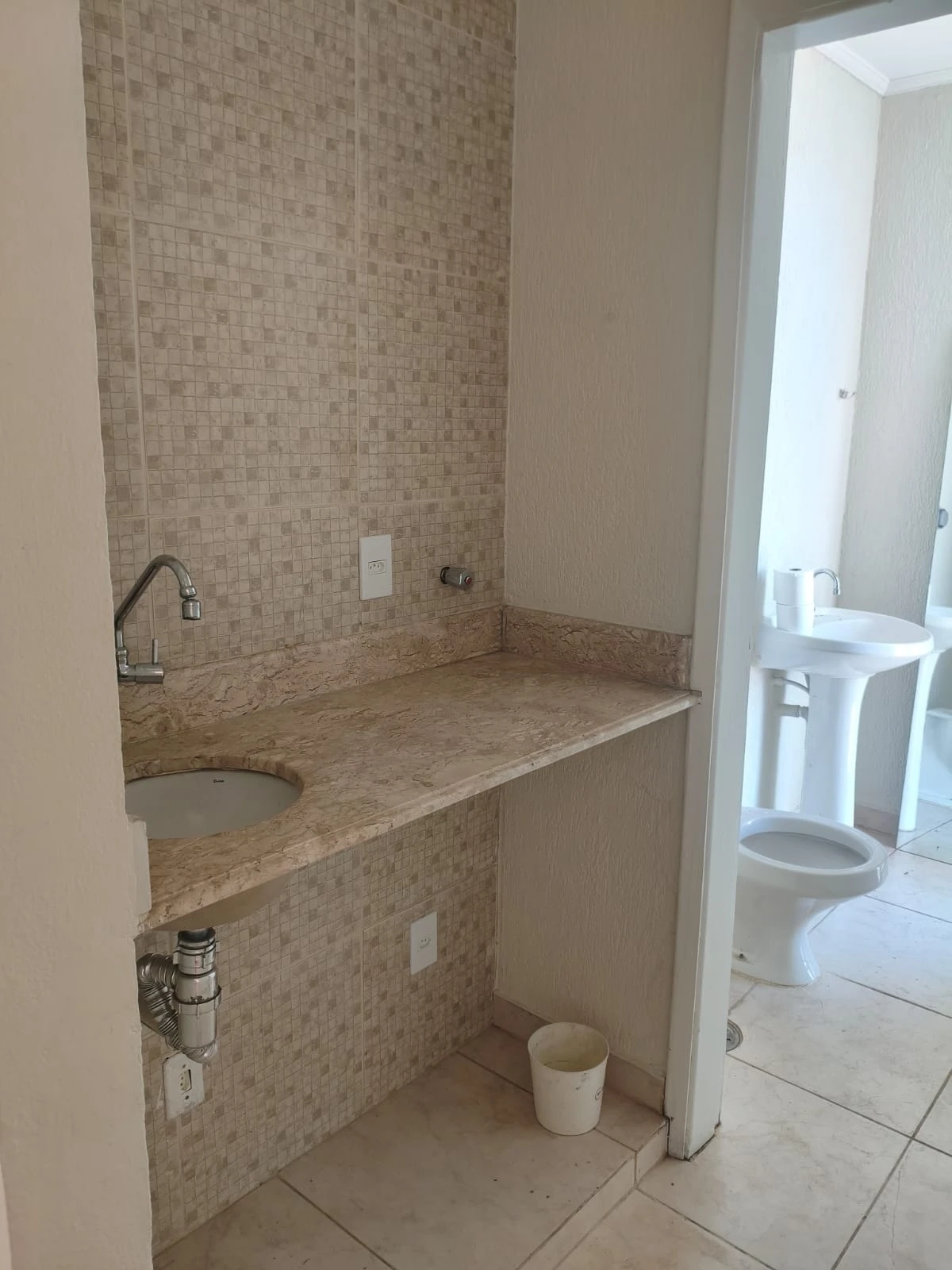 Aluga-se uma sala comercial Edifício Nagib Gabriel