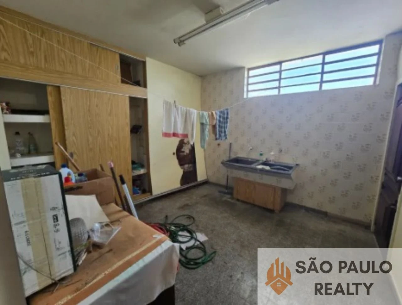 Sobrado à Venda na Aclimação | Terreno de 1.000 m² | Piscina | 6 Vagas
